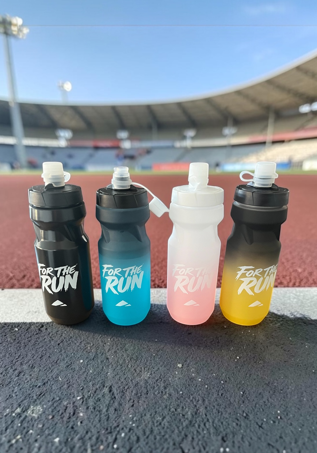 Layer For The Run 600ml Bottle full colour set, group view
