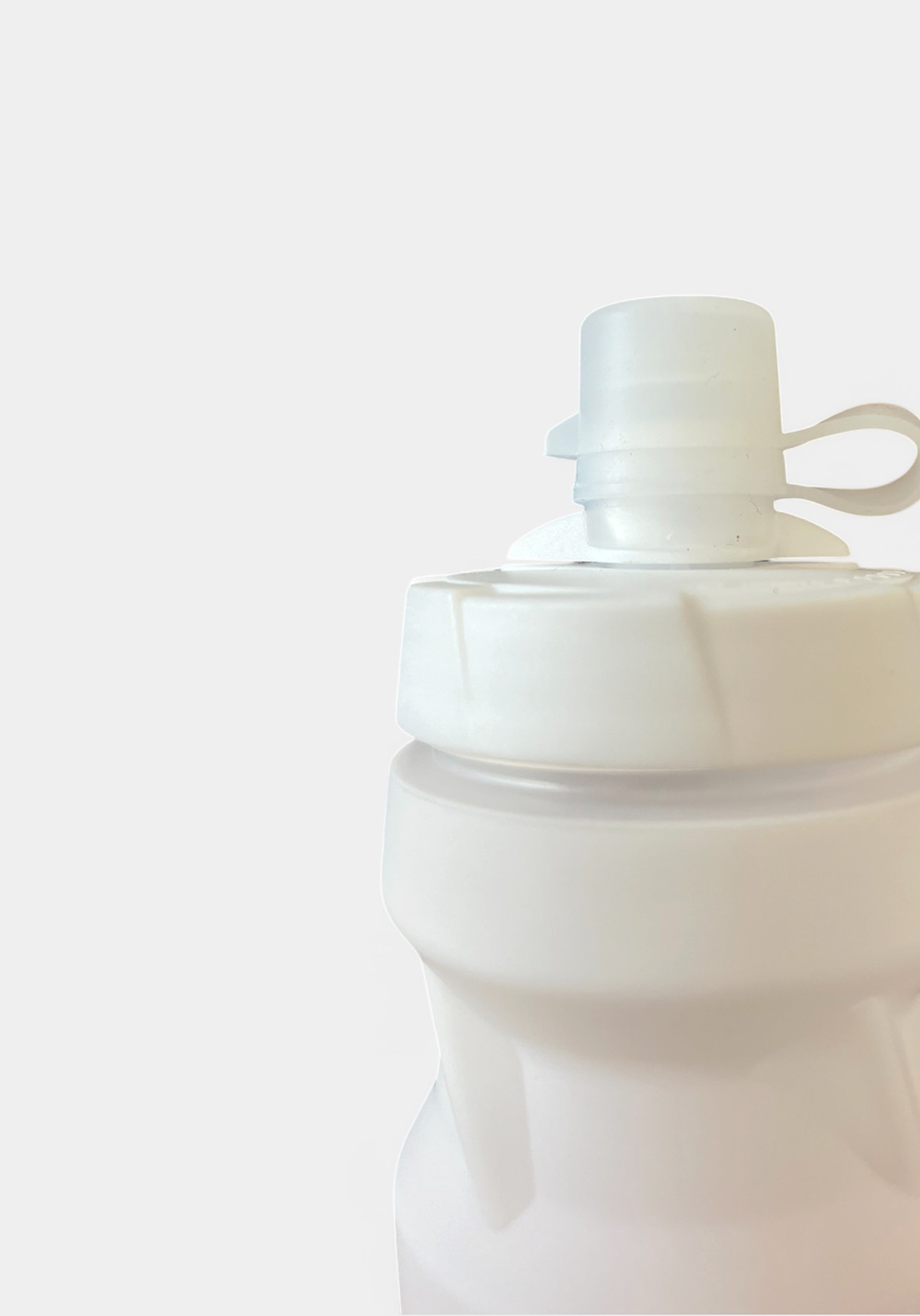 Layer For The Run 600ml Bottle in Sunset Fade, cap detail view
