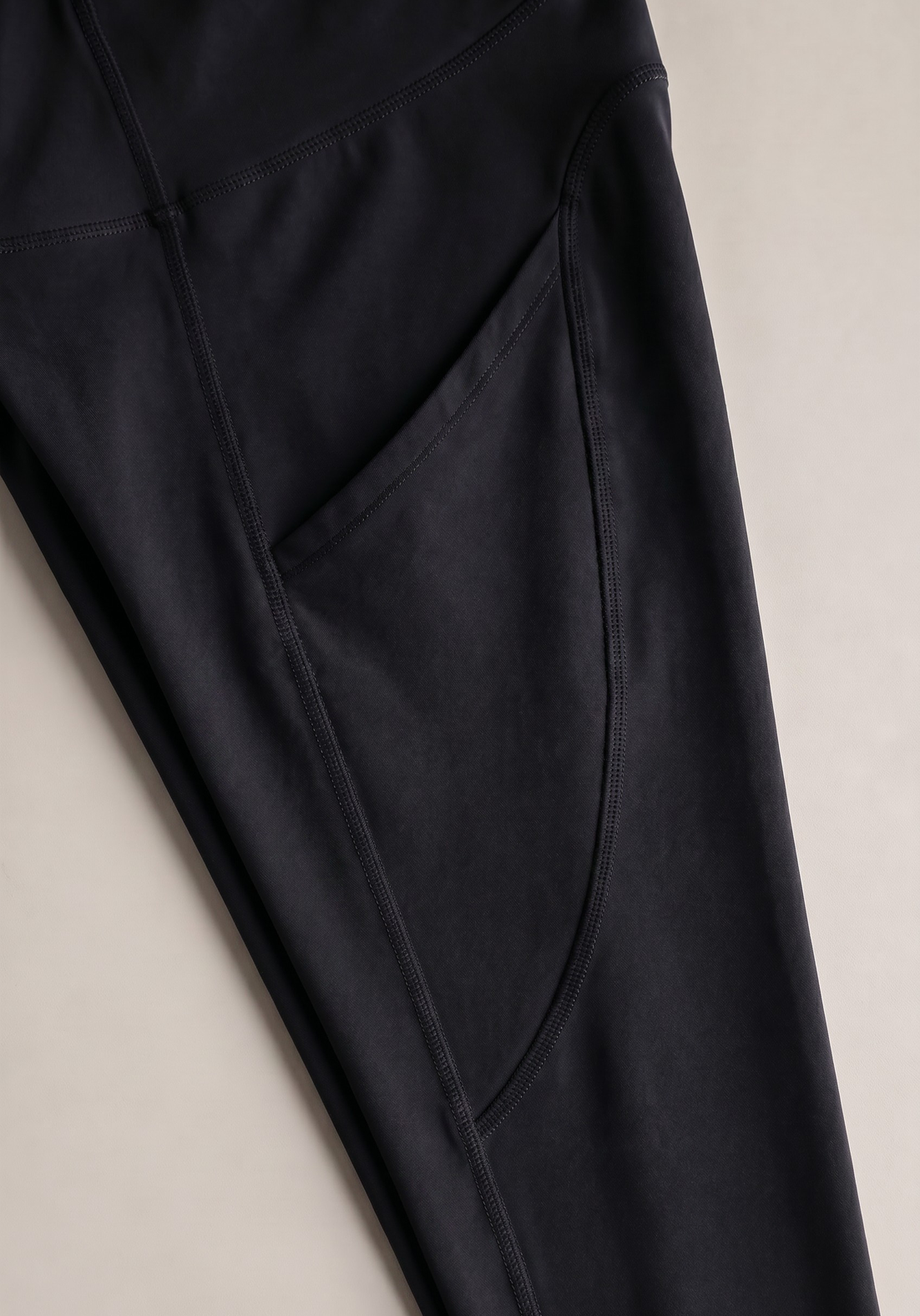 Layer LRX Training Leggings in Black, close detail
